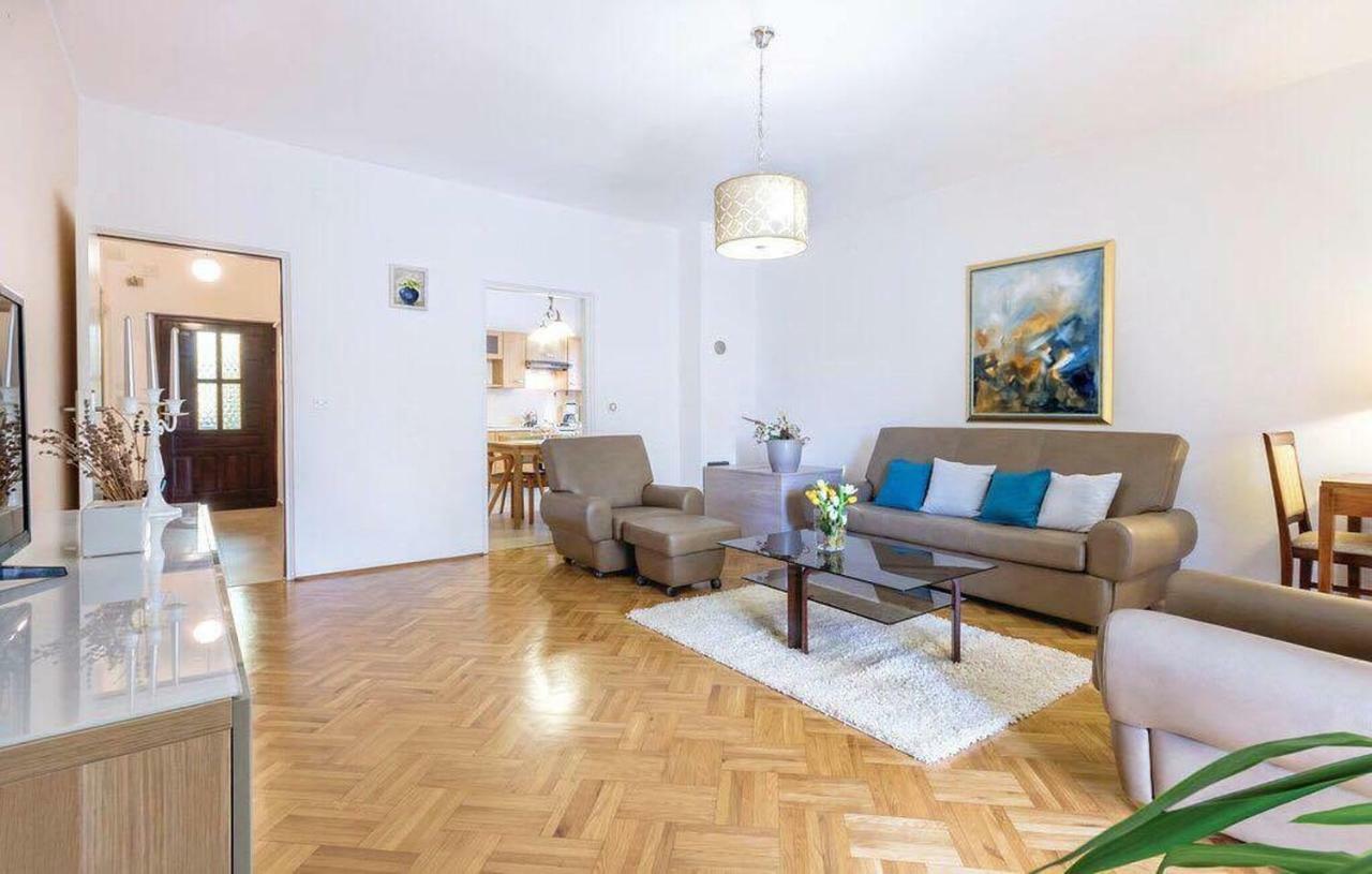 Apartman Eta Lejlighed Pula Eksteriør billede